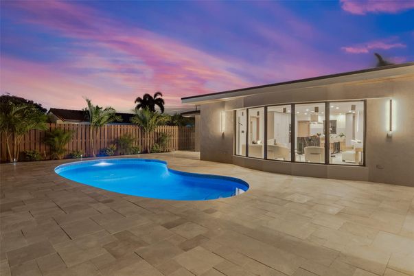 Exterior, Pool