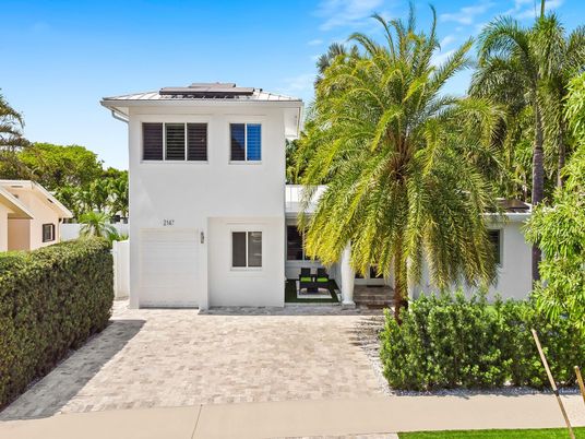 Attached, Exterior, Facade, Solar Panels, Mediterranean