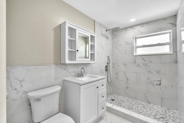 Bathroom, Interior, Marble, Marble Walls, Recessed Lighting