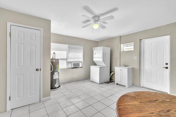 Interior, Washer