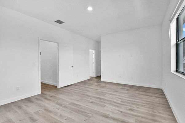 Empty room, Interior, Recessed Lighting, Wood Texture Flooring