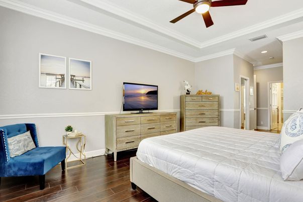 Bedroom, Interior, Recessed Lighting, Wood Texture Flooring