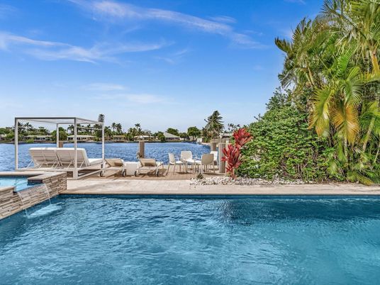 Exterior, Pool, Water