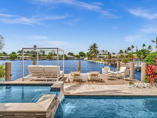 Exterior, Pool, Water