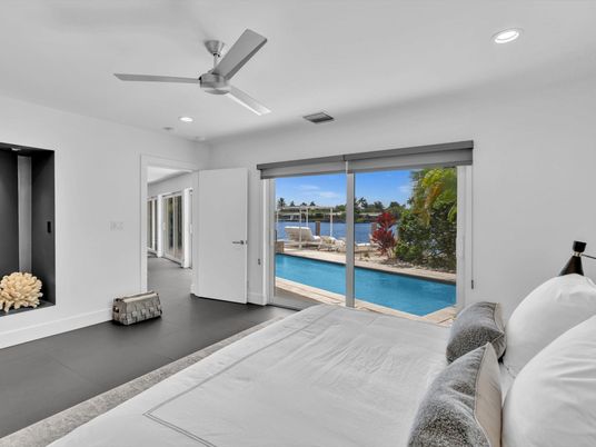 Bedroom, Interior, Recessed Lighting, Water
