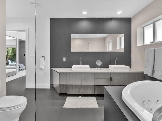 Bathroom, Dual Sink Vanities, Interior, Recessed Lighting