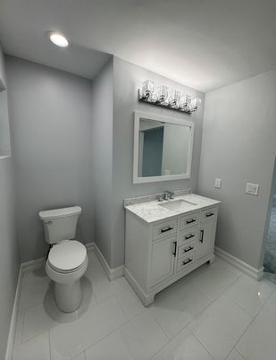 Bathroom, Interior, Recessed Lighting