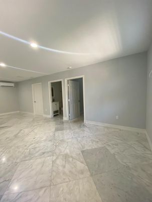 Empty room, Interior, Marble, Recessed Lighting