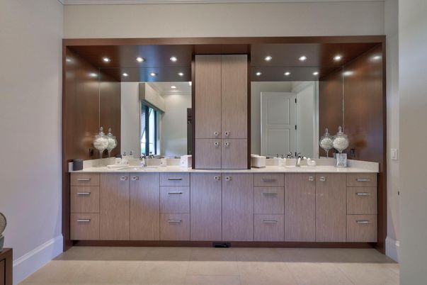Bathroom, Dual Sink Vanities, Interior, Recessed Lighting
