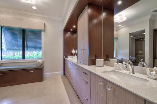 Bathroom, Dual Sink Vanities, Interior, Recessed Lighting