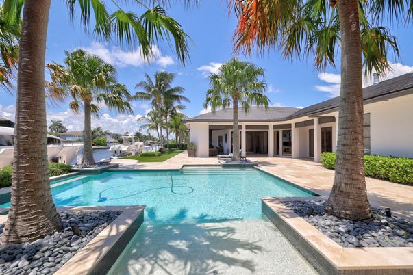 Exterior, Pool, Water