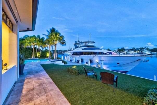 Exterior, Pool, Water