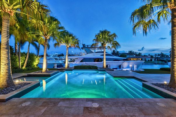 Exterior, Pool, Water