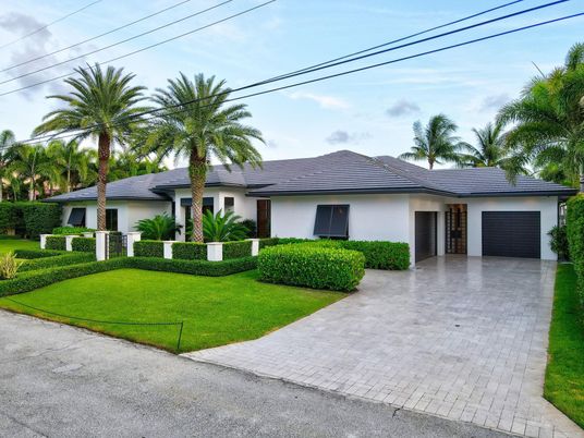 Attached, Backyard, Exterior, Facade, Ranch