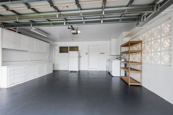 Garage, Interior, Washer