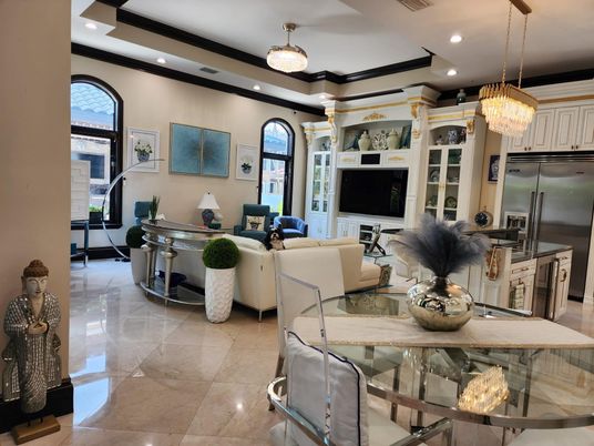 Chandelier, Dining room, Interior, Living room, Pendant Lights, Recessed Lighting, Stainless Steel Appliances