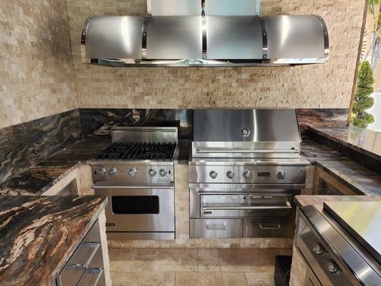 Exterior, Stainless Steel Appliances