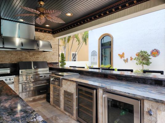 Exterior, Recessed Lighting, Stainless Steel Appliances