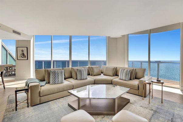 Interior, Living room, Water