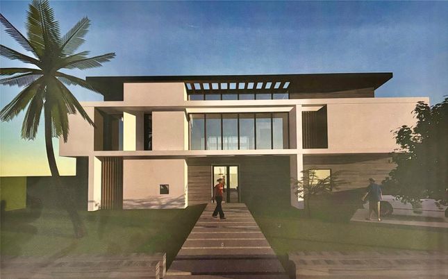Exterior, Facade, Modern