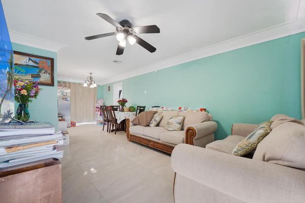 Dining room, Interior, Living room, Pendant Lights