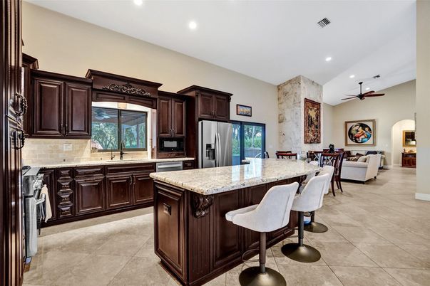 Dining room, Interior, Kitchen, Recessed Lighting, Stainless Steel Appliances
