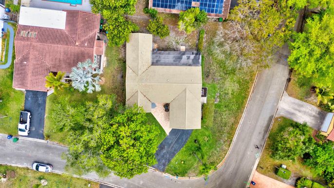 Exterior, Drone