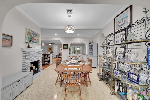 Dining room, Fireplace, Interior, Pendant Lights, Recessed Lighting