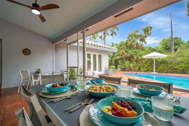 Dining room, Exterior, Interior, Pool