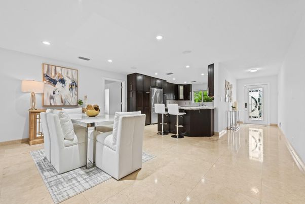 Dining room, Interior, Kitchen, Recessed Lighting, Stainless Steel Appliances