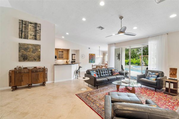 Interior, Living room, Pendant Lights, Recessed Lighting