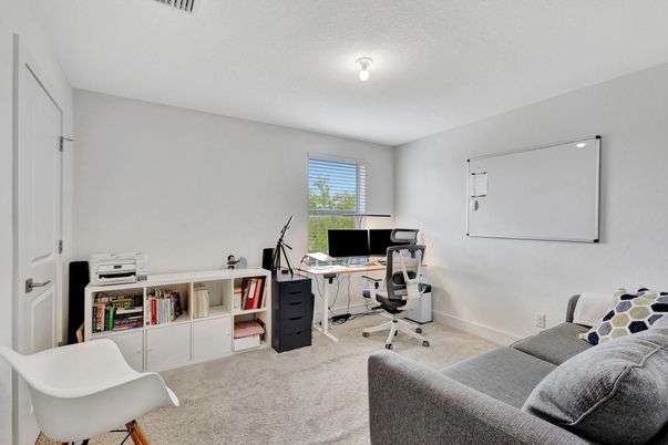 Home Office, Interior