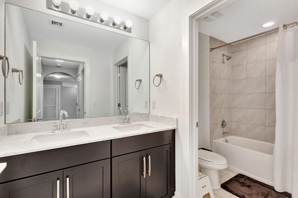 Bathroom, Dual Sink Vanities, Interior, Recessed Lighting