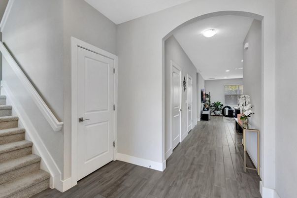 Interior, Recessed Lighting, Wood Texture Flooring