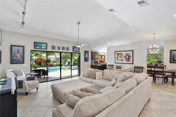 Dining room, Interior, Living room, Pendant Lights, Recessed Lighting