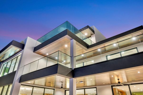 Exterior, Facade, Modern