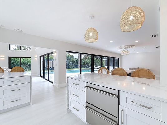 Chandelier, Dining room, Interior, Kitchen, Pendant Lights, Recessed Lighting, Wood Texture Flooring