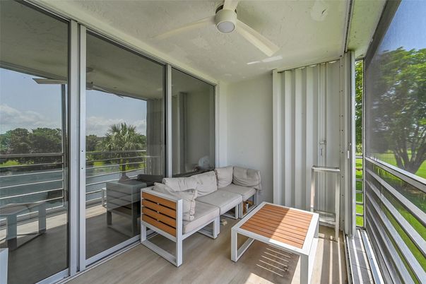 Interior, Sun Room, Wood Texture Flooring