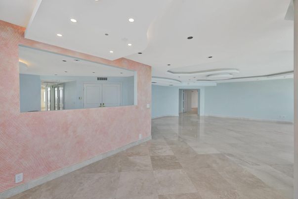 Empty room, Interior, Recessed Lighting