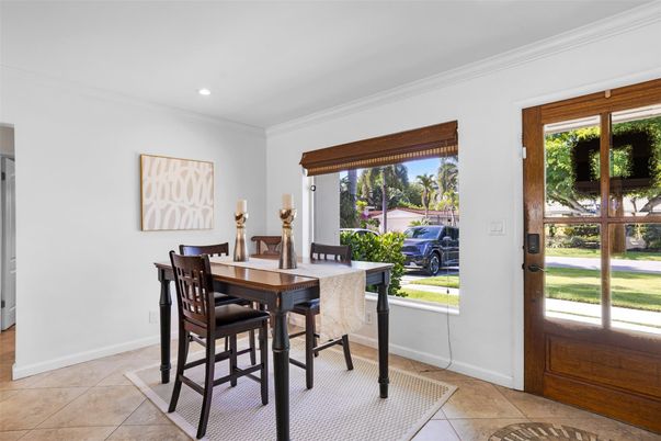 Dining room, Interior, Recessed Lighting
