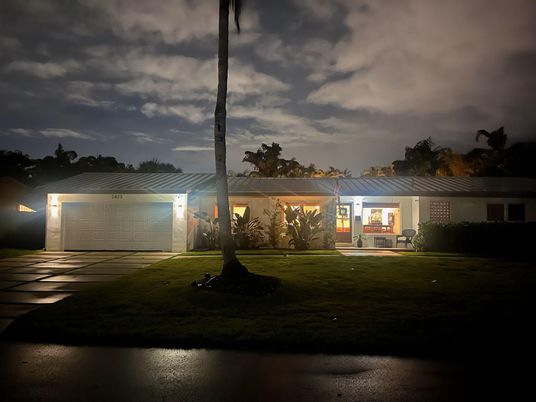 Attached, Exterior, Facade, Ranch
