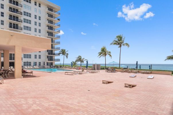 Exterior, Pool, Water