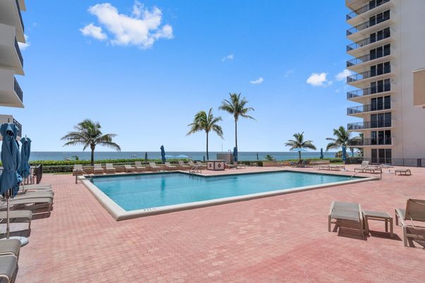 Exterior, Pool, Water