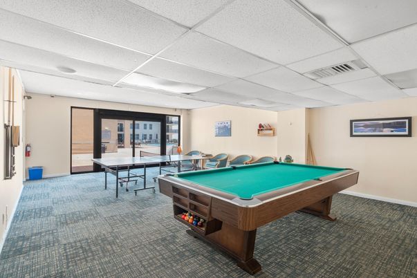 Billiard Table, Game Room, Interior