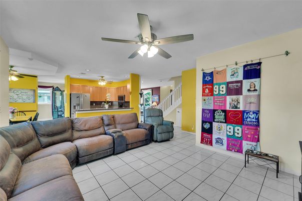 Interior, Kitchen, Living room, Recessed Lighting, Stainless Steel Appliances