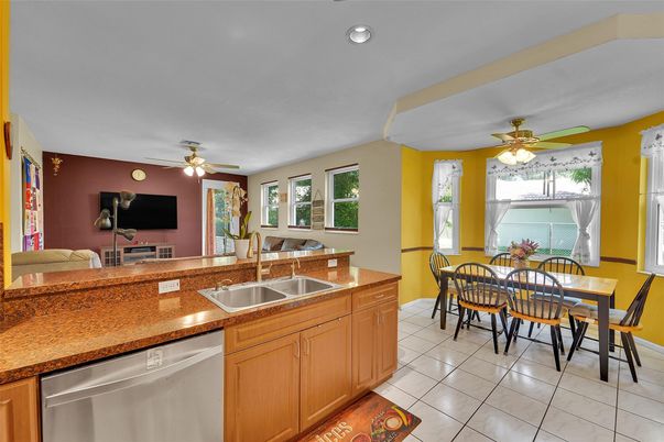 Dining room, Interior, Kitchen, Recessed Lighting