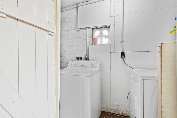 Interior, Washer