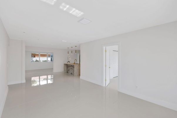 Empty room, Interior, Kitchen, Pendant Lights
