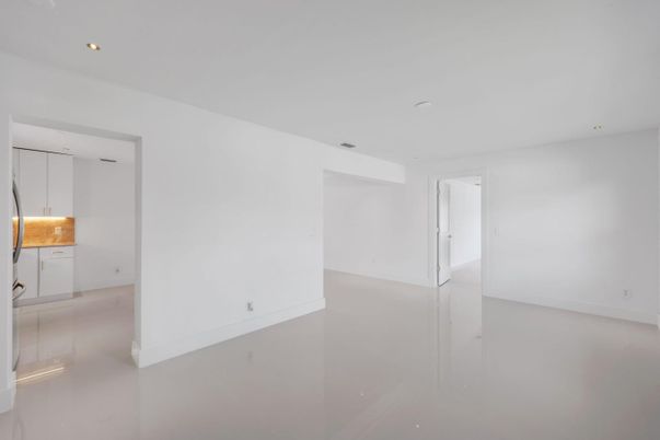 Empty room, Interior, Kitchen, Recessed Lighting