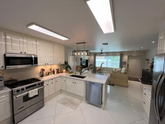 Dining room, Interior, Kitchen, Living room, Pendant Lights, Recessed Lighting, Stainless Steel Appliances